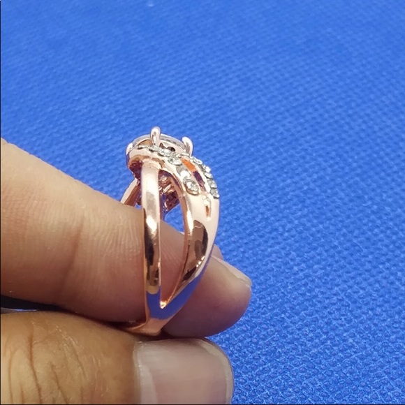 2CTW ROSE GOLD FILLED twisted crystal CZ ring - Picture 5 of 6